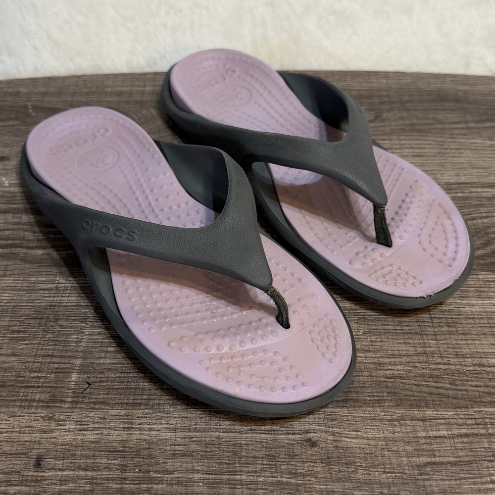 Crocs Sandals Women's 7 Men's 5 Gray Pink Kadee Flip Flops Thongs Swim Shoes